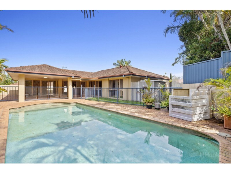 25 Nottinghill Gate Drive, Arundel QLD 4214