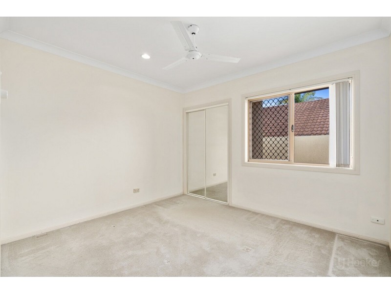 25 Nottinghill Gate Drive, Arundel QLD 4214