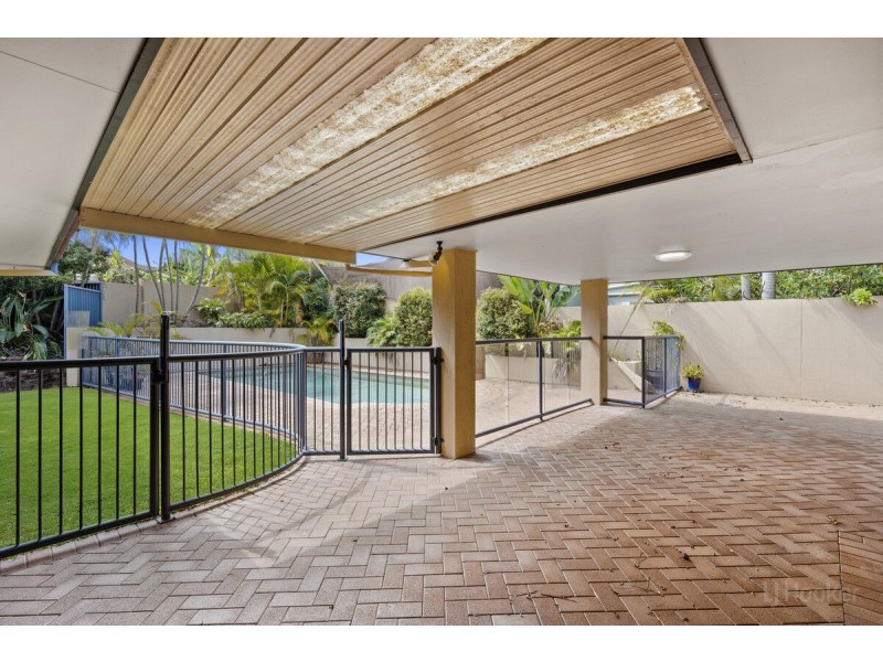 25 Nottinghill Gate Drive, Arundel QLD 4214