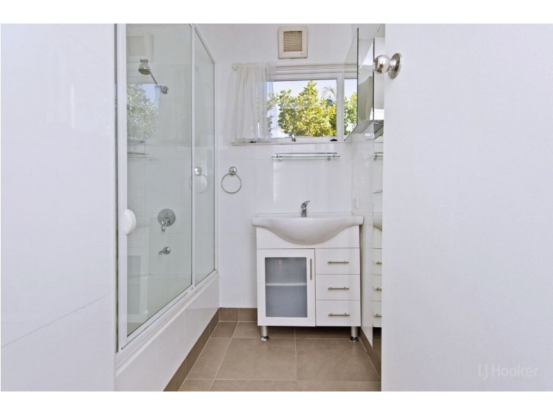 2 Stoke Lane, Labrador QLD 4215