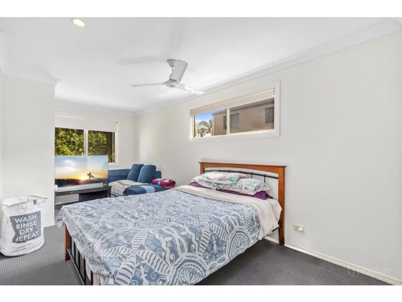 3/142 Frank Street, Labrador QLD 4215