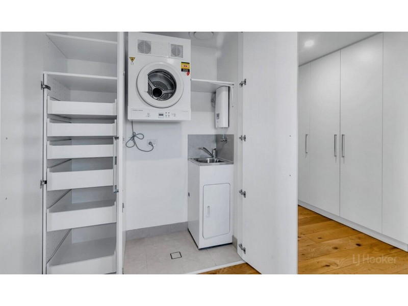 901/110 Frank Street, Labrador QLD 4215