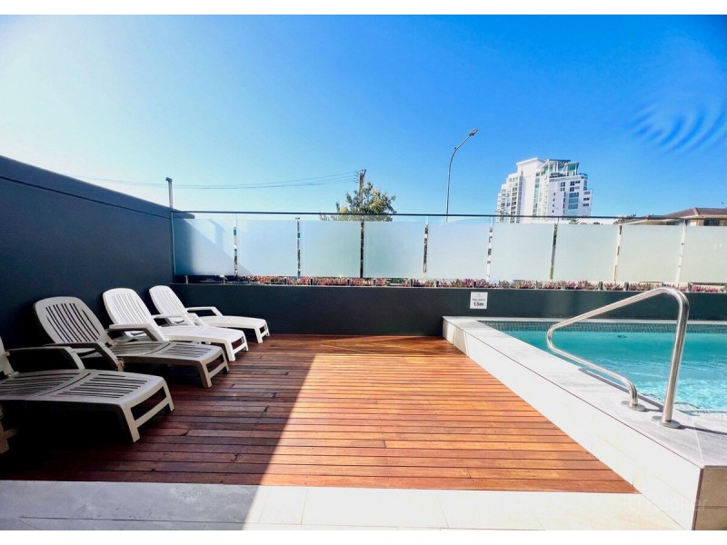 901/110 Frank Street, Labrador QLD 4215