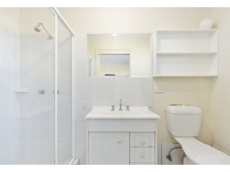 2/40 Milton Avenue, Paradise Point QLD 4216