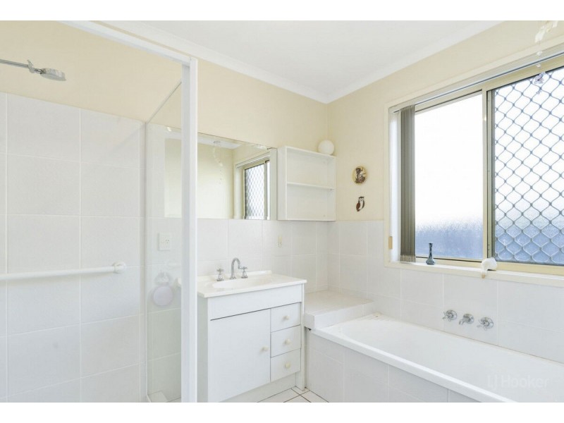 2/40 Milton Avenue, Paradise Point QLD 4216