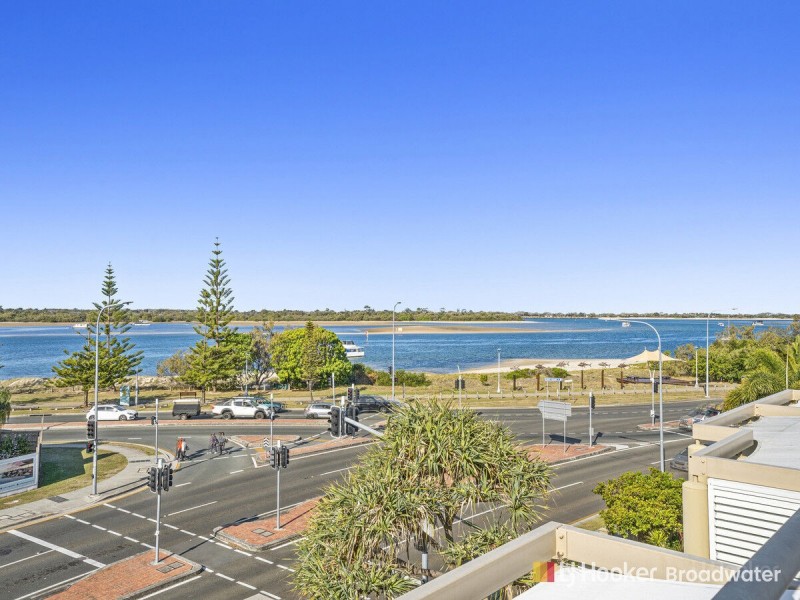 315/392 Marine Parade, Labrador QLD 4215