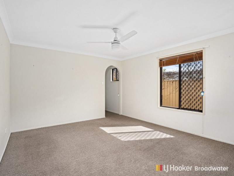 2/9 Beitz Avenue, Labrador QLD 4215
