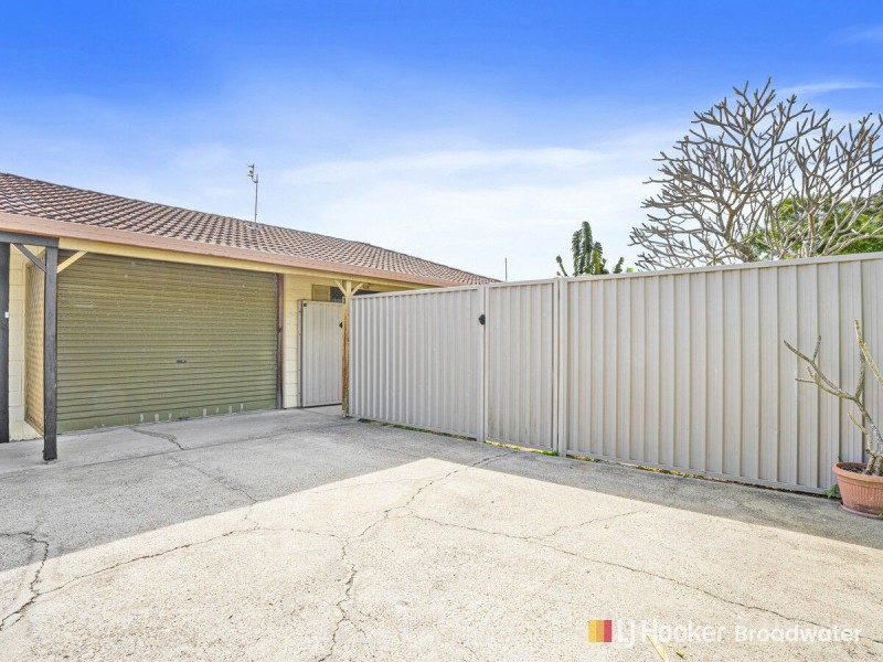 2/9 Beitz Avenue, Labrador QLD 4215