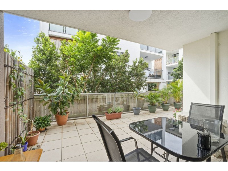 4/32 Bath Street, Labrador QLD 4215