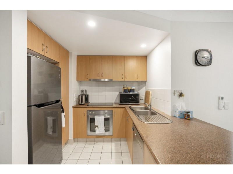 4/32 Bath Street, Labrador QLD 4215