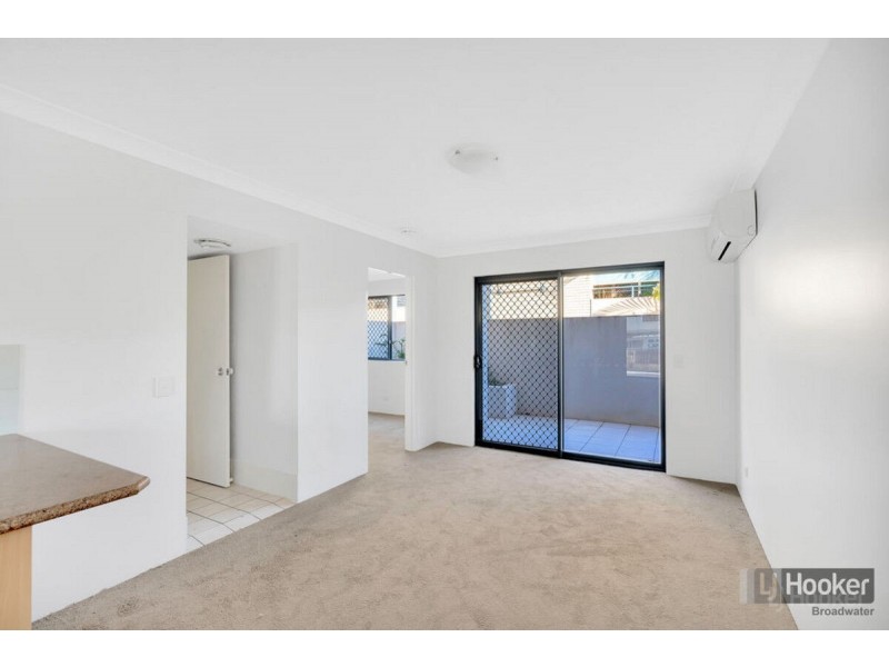 4/32 Bath Street, Labrador QLD 4215