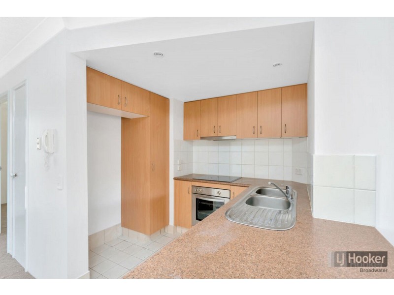 4/32 Bath Street, Labrador QLD 4215
