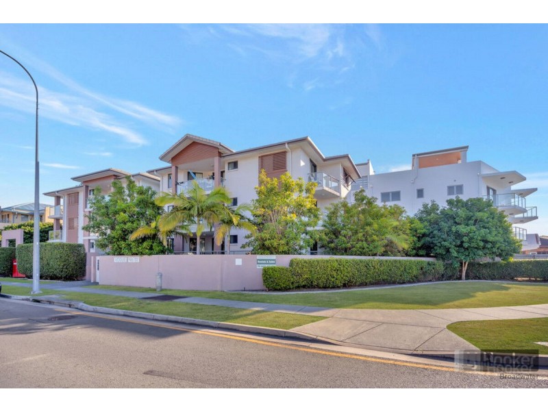 4/32 Bath Street, Labrador QLD 4215