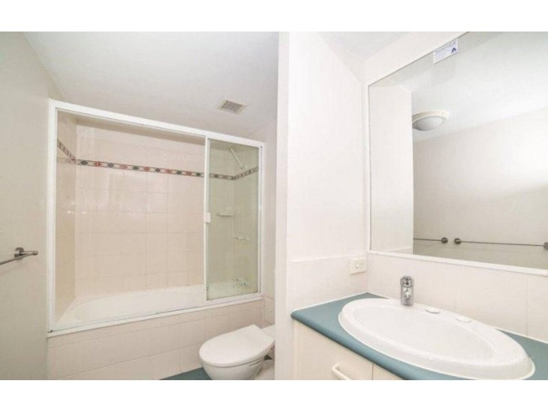 5/7-9 Robert Street, Labrador QLD 4215