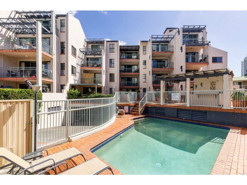 5/7-9 Robert Street, Labrador QLD 4215