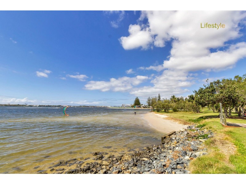 5/7-9 Robert Street, Labrador QLD 4215