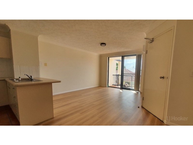 15/217 Scarborough Street, Southport QLD 4215