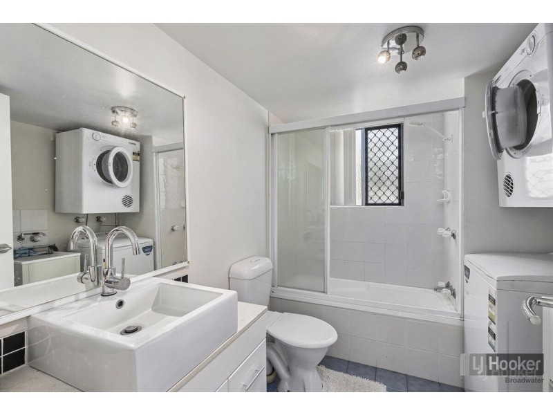 4/103-105 Frank Street, Labrador QLD 4215