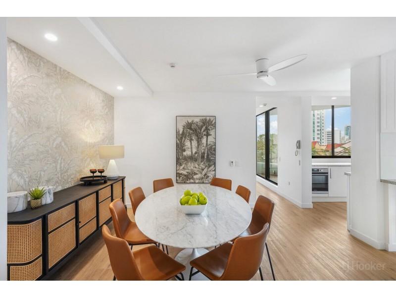 303/41 Labrador Street, Labrador QLD 4215