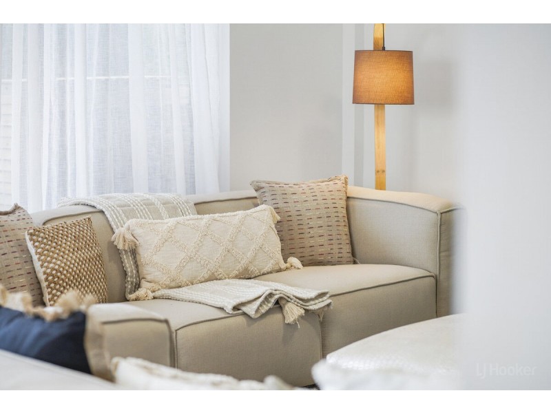 303/41 Labrador Street, Labrador QLD 4215