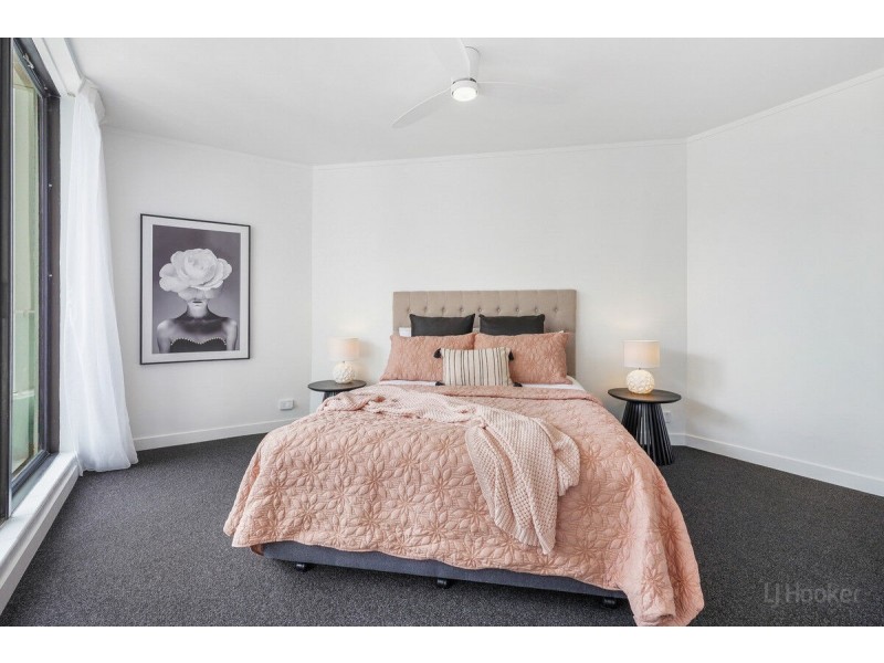 303/41 Labrador Street, Labrador QLD 4215