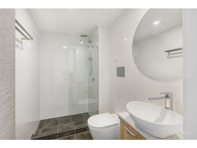 303/41 Labrador Street, Labrador QLD 4215