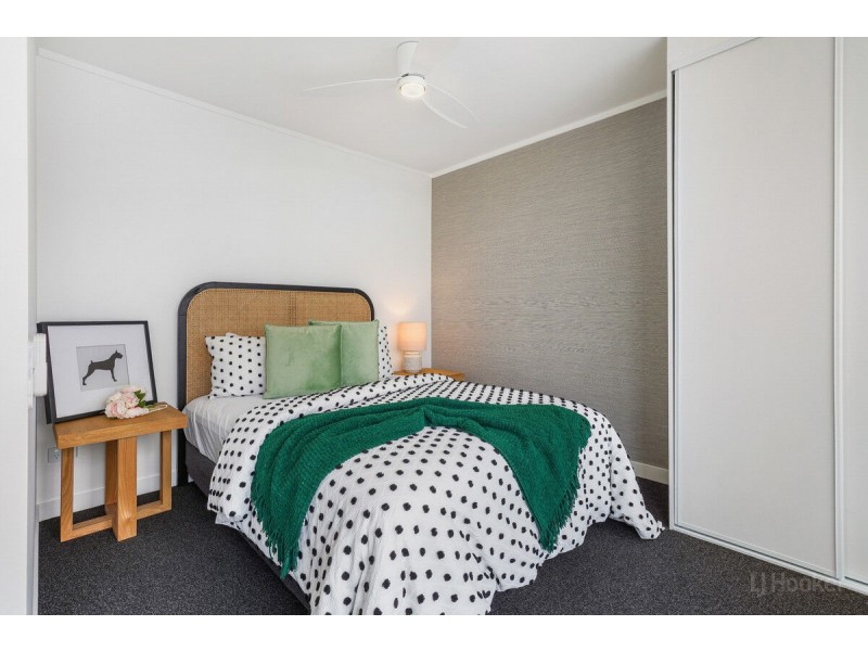 303/41 Labrador Street, Labrador QLD 4215