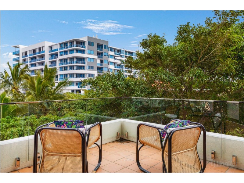 303/41 Labrador Street, Labrador QLD 4215