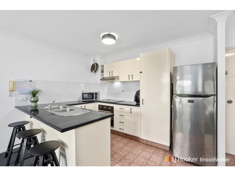 28/10-12 Bath Street, Labrador QLD 4215