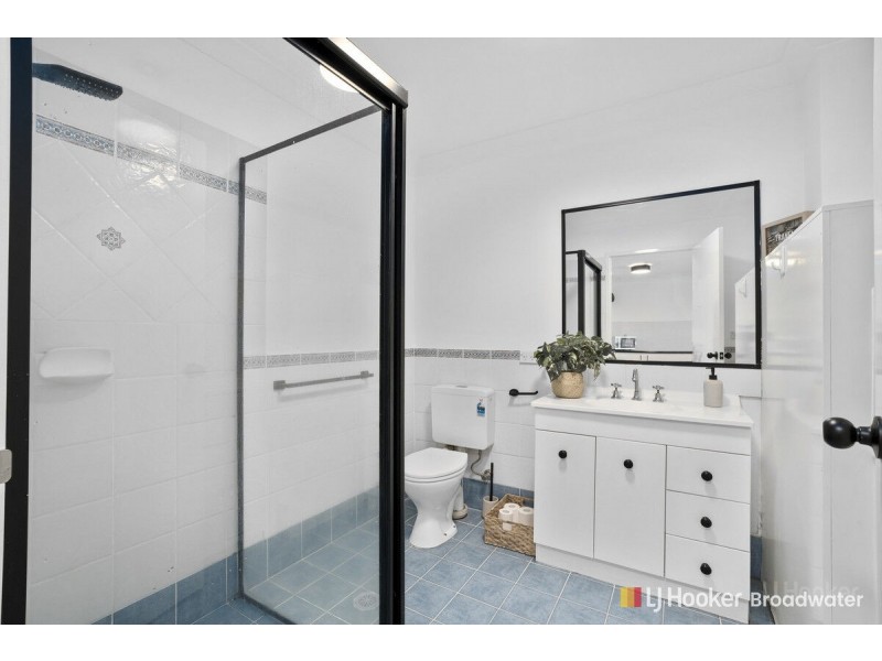 28/10-12 Bath Street, Labrador QLD 4215