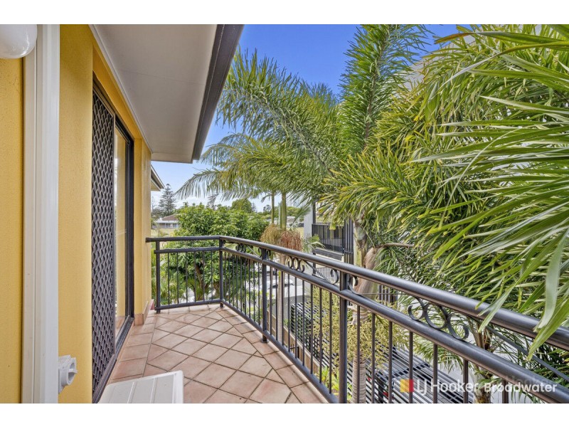 28/10-12 Bath Street, Labrador QLD 4215