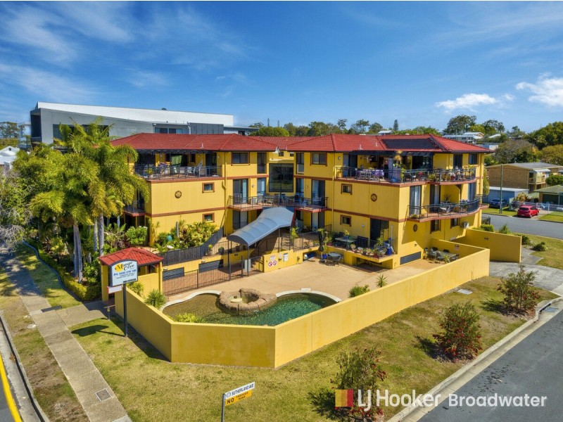 28/10-12 Bath Street, Labrador QLD 4215