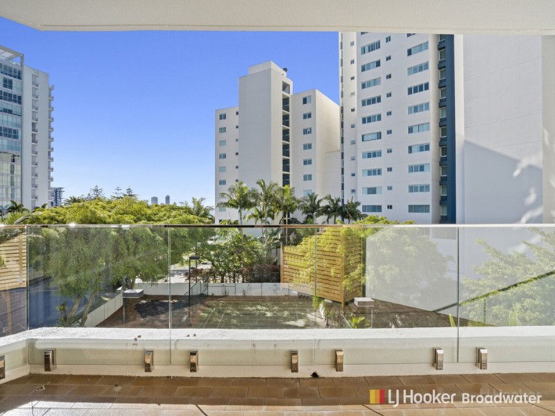 401/41 Labrador Street, Labrador QLD 4215