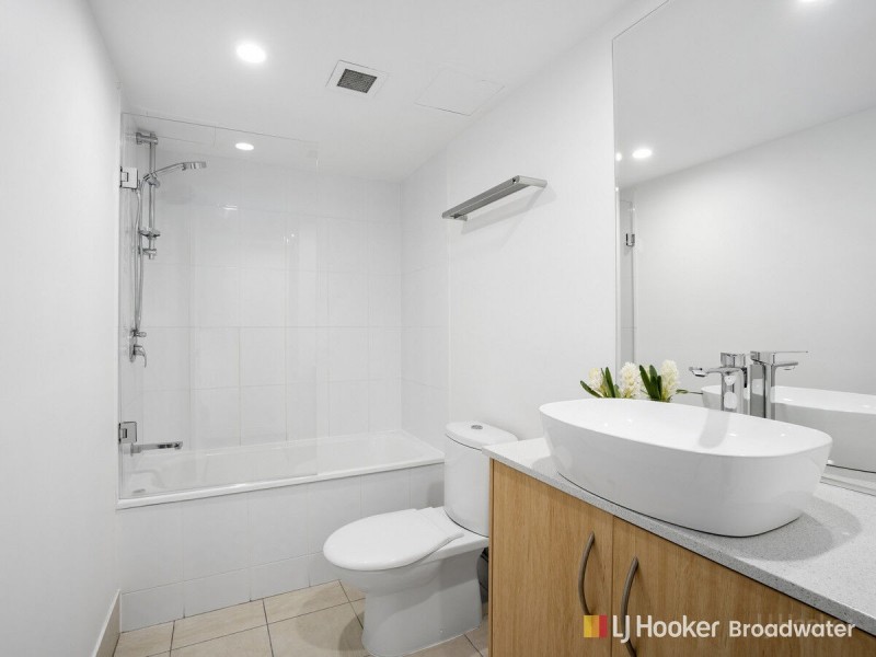 401/41 Labrador Street, Labrador QLD 4215