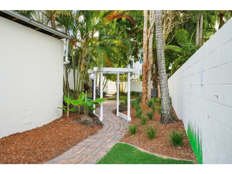 401/41 Labrador Street, Labrador QLD 4215