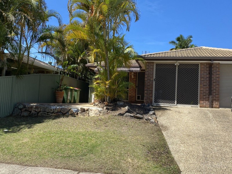 1/15 Nina Parade, Arundel QLD 4214