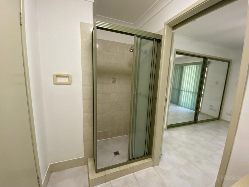 1/15 Nina Parade, Arundel QLD 4214