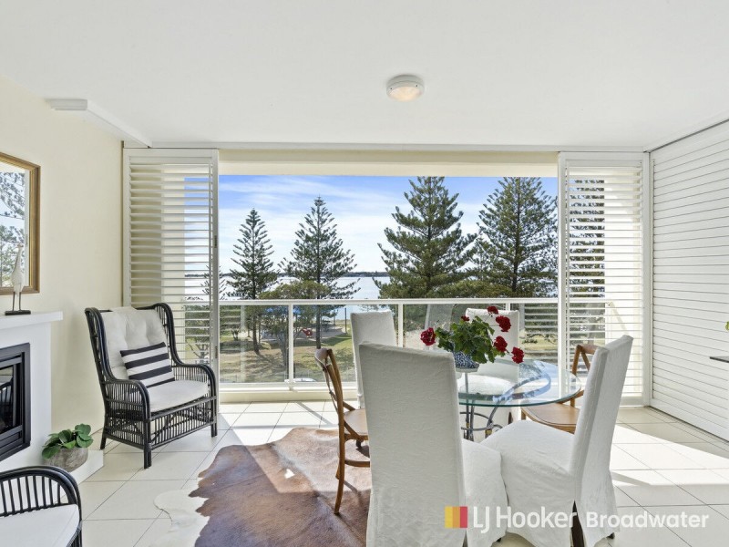 401/212-214 Marine Parade, Labrador QLD 4215