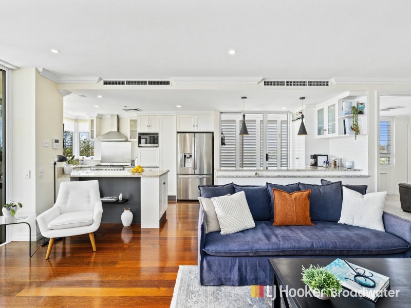 401/212-214 Marine Parade, Labrador QLD 4215