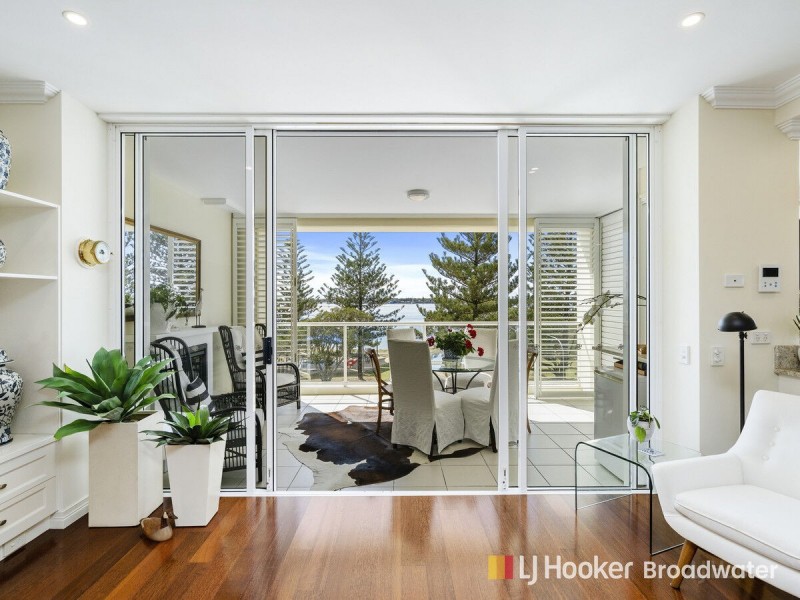 401/212-214 Marine Parade, Labrador QLD 4215