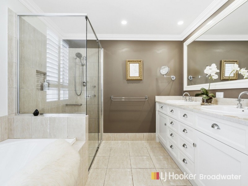 401/212-214 Marine Parade, Labrador QLD 4215