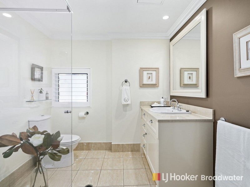 401/212-214 Marine Parade, Labrador QLD 4215