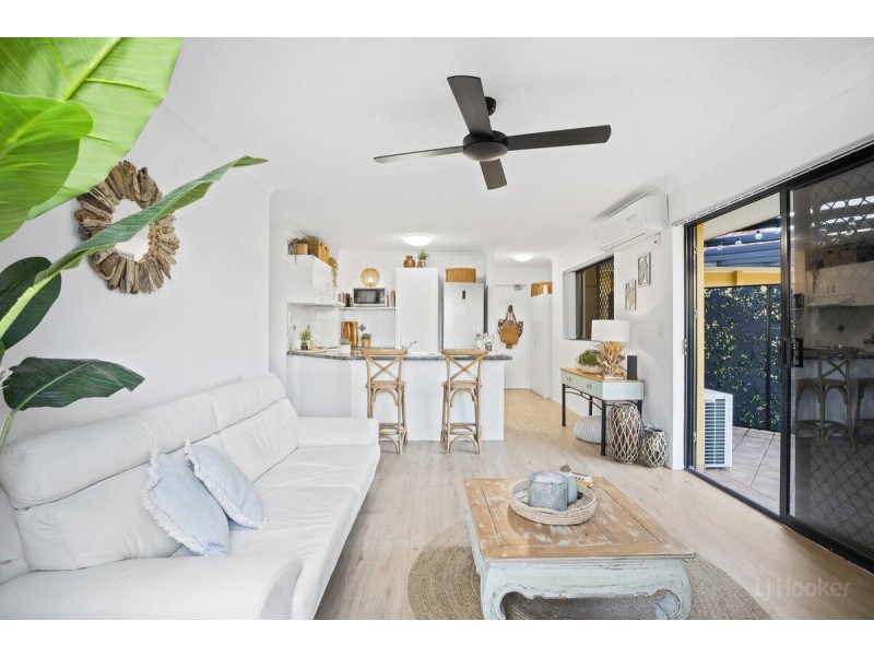 27/10-12 Bath Street, Labrador QLD 4215