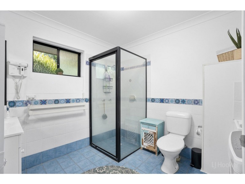 27/10-12 Bath Street, Labrador QLD 4215