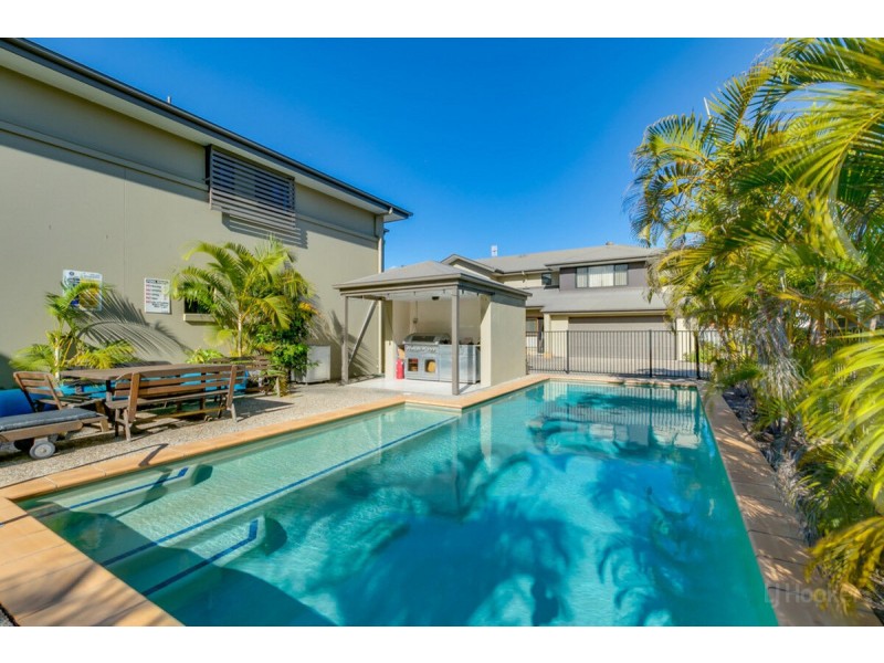 2/8-10 Gordon Street, Labrador QLD 4215