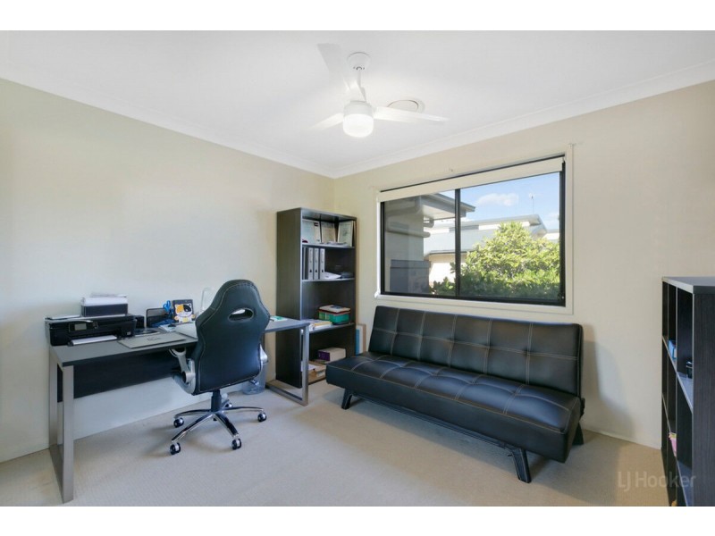 2/8-10 Gordon Street, Labrador QLD 4215