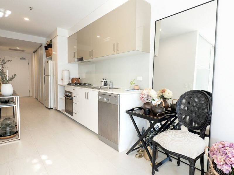 205/17 Bath Street, Labrador QLD 4215