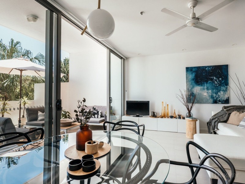 205/17 Bath Street, Labrador QLD 4215