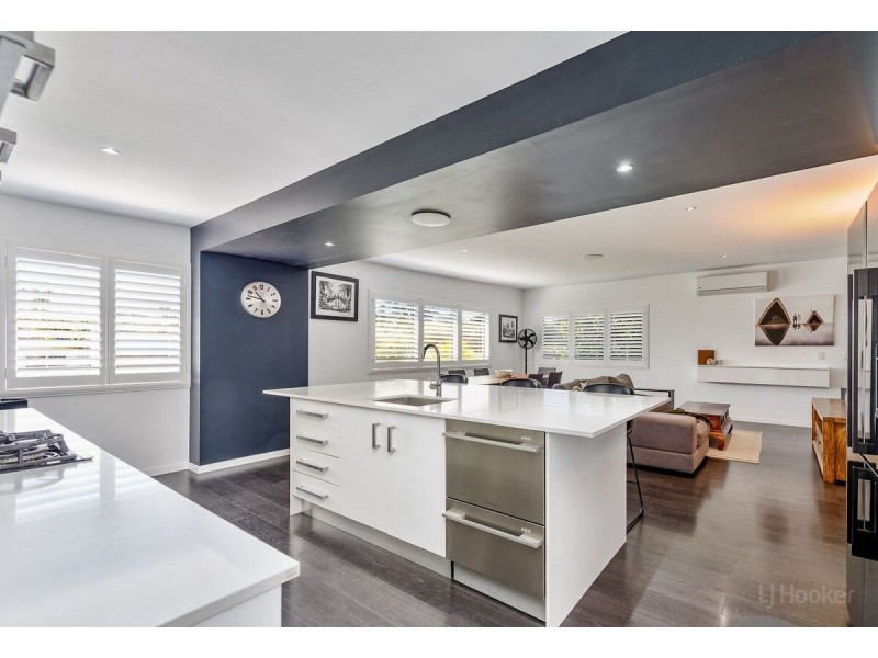 88 Robert Street, Labrador QLD 4215