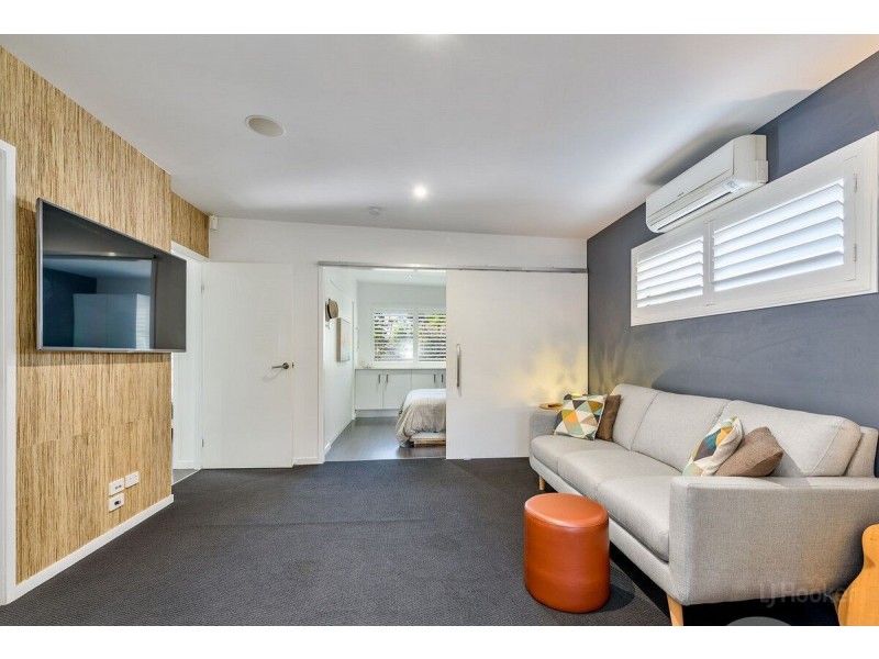 88 Robert Street, Labrador QLD 4215